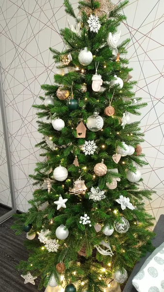 Изображение товара Ель искусственная National Tree Company Королевская / КРЛ-220 (220см)