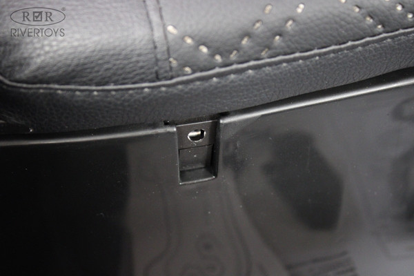 Изображение товара Детский автомобиль RiverToys F888FF (синий)