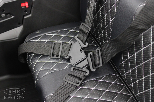 Изображение товара Детский автомобиль RiverToys C111CC (белый)