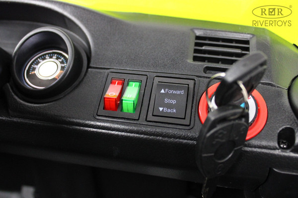 Изображение товара Детский автомобиль RiverToys C111CC (зеленый)