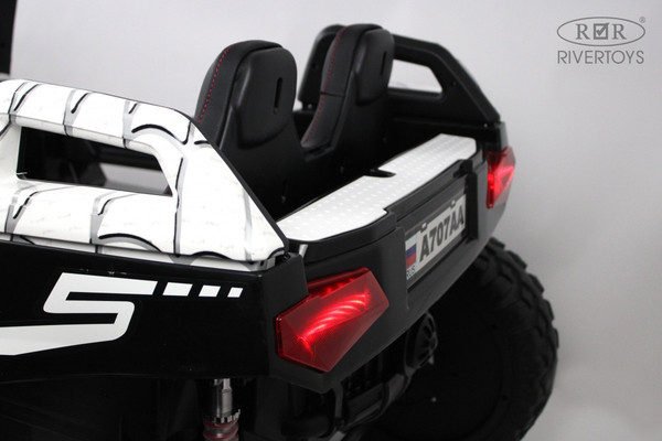 Изображение товара Детский автомобиль RiverToys A707AA LUX 4WD (белый Spider)