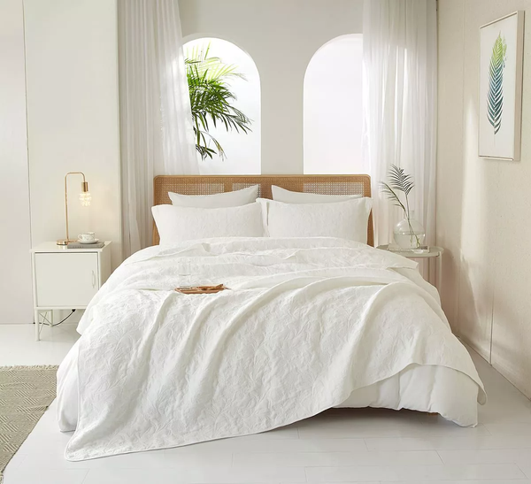 Изображение товара Покрывало Arya Serrate (250x260, белый)