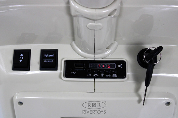 Изображение товара Детский мотоцикл RiverToys Vespa / M888MM (серый)