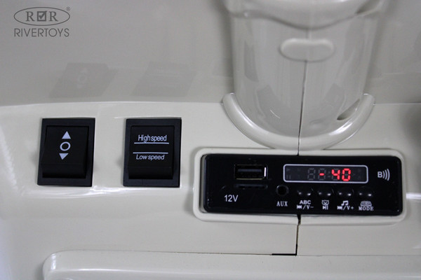 Изображение товара Детский мотоцикл RiverToys Vespa / M888MM (серый)