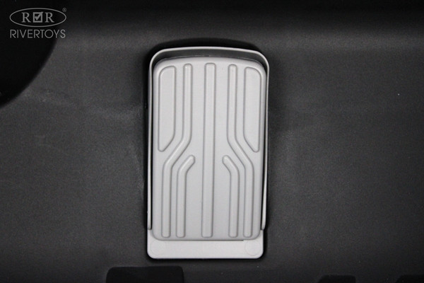 Изображение товара Детский автомобиль RiverToys H005HH (белый)