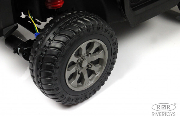 Изображение товара Детский автомобиль RiverToys H005HH (белый)