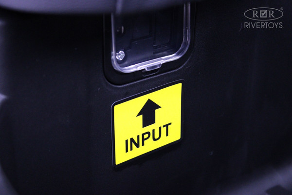 Изображение товара Детский автомобиль RiverToys H005HH (зеленый)