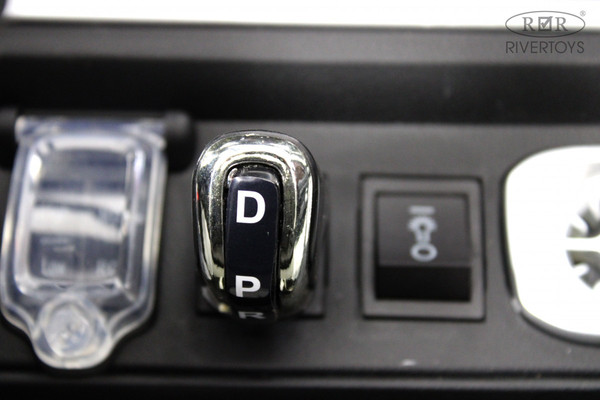 Изображение товара Детский автомобиль RiverToys Mercedes Benz G63 Y777YY (белый)