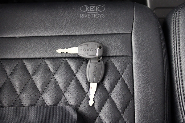 Изображение товара Детский автомобиль RiverToys Audi R8 M333MM (красный)