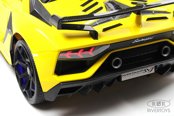 Изображение товара Детский автомобиль RiverToys Lamborghini Aventador SVJ A111MP (желтый)