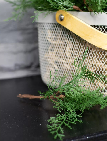 Изображение товара Искусственная ветка GrandSiti 55657 / L25CM