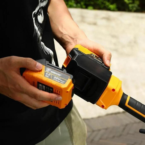 Изображение товара Снегоуборщик аккумуляторный Deko ST40V2-5 / 083-4443