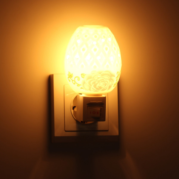 Изображение товара Ночник Risalux Красная роза / 10553434 (белый)