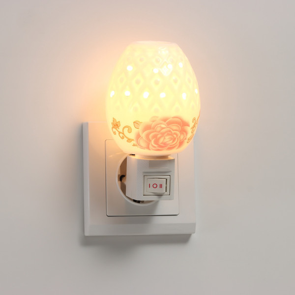 Изображение товара Ночник Risalux Красная роза / 10553434 (белый)