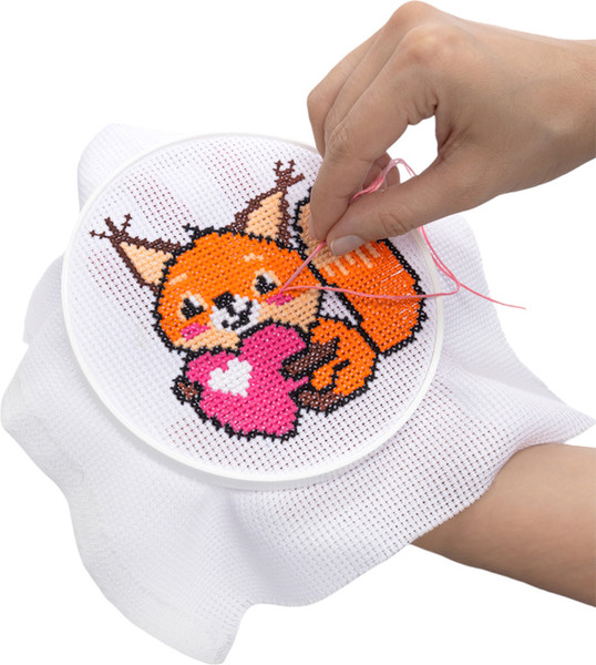 Изображение товара Набор для творчества Десятое королевство Вышивка Бельчонок с сердечком / 05620