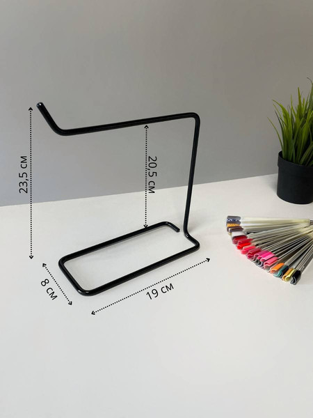 Изображение товара Подставка для типс ОМурМебель металлическая на одну сторону (черный)