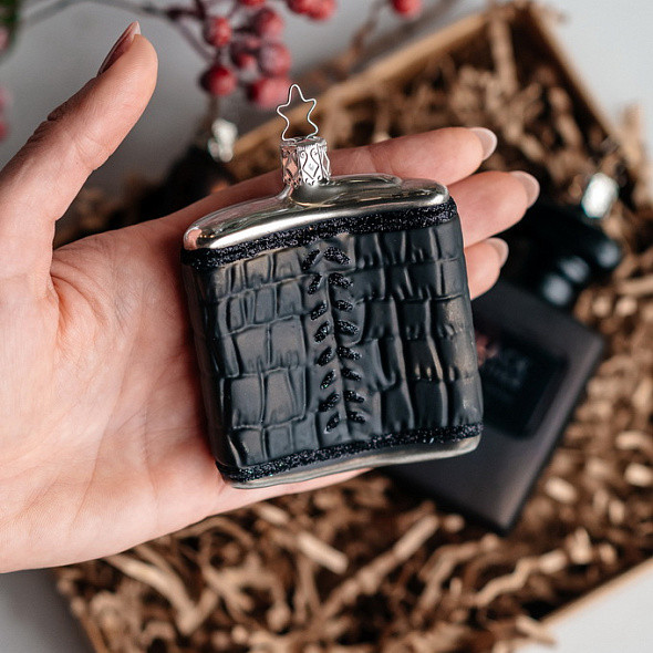 Изображение товара Елочная игрушка Inge's Christmas Gentlemen's Club. Фляжка / 10050S022