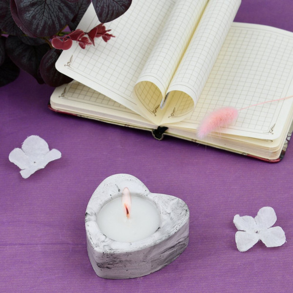 Изображение товара Свеча Мультидом Декоративная с подсвечником Сердце МС5-201