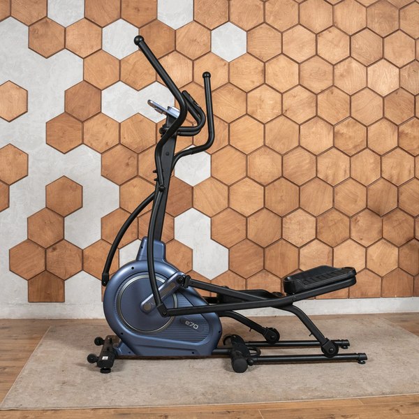 Изображение товара Эллиптический тренажер Carbon Fitness E70
