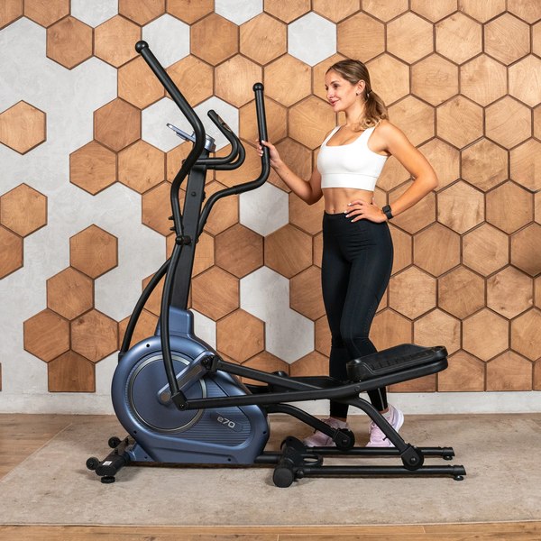 Изображение товара Эллиптический тренажер Carbon Fitness E70