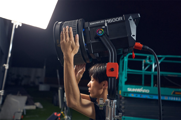 Изображение товара Насадка оптическая Godox Knowled BF10 с линзой Френеля для M600R / 31943