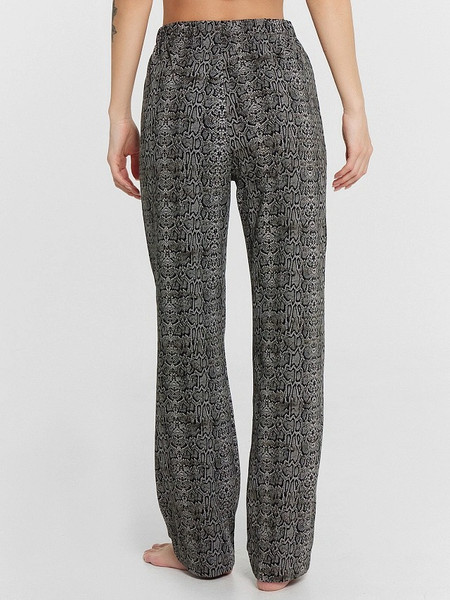 Изображение товара Комплект домашней одежды Mark Formelle 592462 (р.164/170-96-102, змеиный принт)