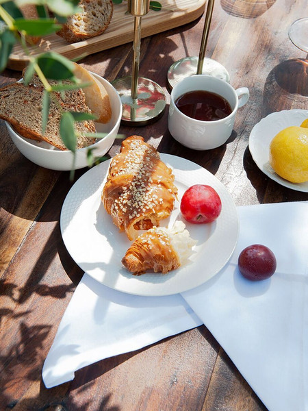 Изображение товара Тарелка закусочная (десертная) HomeQueen Белый Лотос 77088