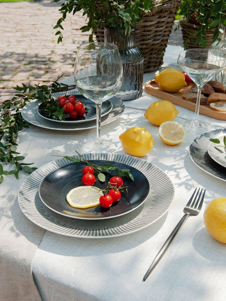 Изображение товара Тарелка столовая обеденная HomeQueen Нуар 77106 (серый)