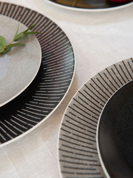 Изображение товара Тарелка столовая обеденная HomeQueen Нуар 77106 (серый)