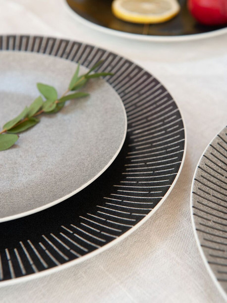 Изображение товара Тарелка столовая обеденная HomeQueen Нуар 77105 (черный)