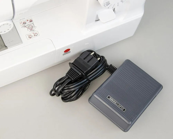 Изображение товара Швейная машина Brother JV1400