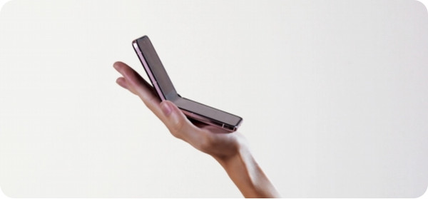 Изображение товара Смартфон Infinix Zero Flip 8GB/512GB (Rock Black)