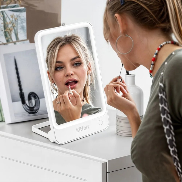 Изображение товара Зеркало косметическое Kitfort КТ-4130