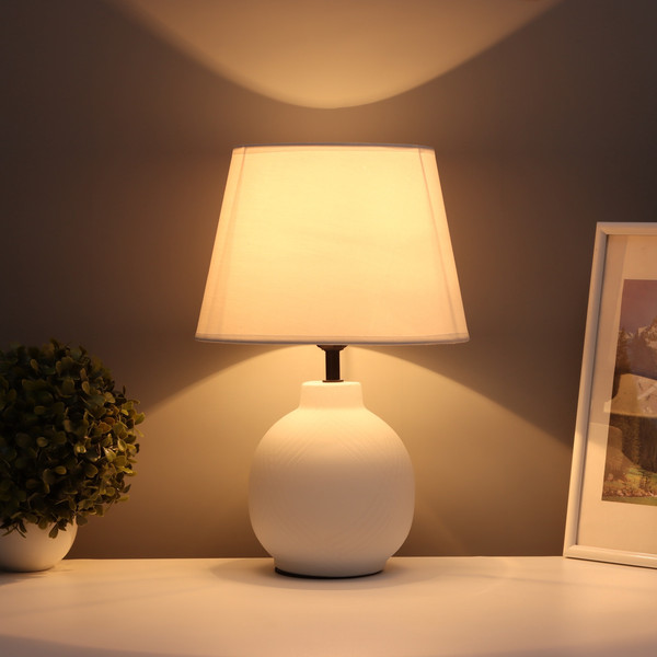 Изображение товара Прикроватная лампа Risalux Луиза 10689384 (белый)