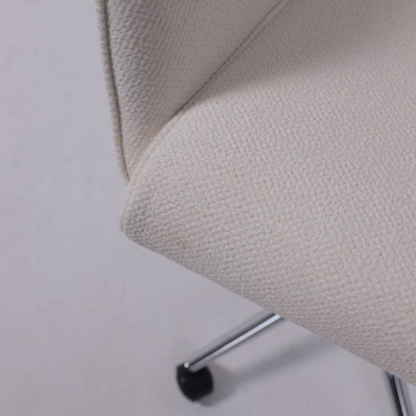 Изображение товара Кресло офисное AksHome Bella XL chrome Buble White 15 (букле/белый)