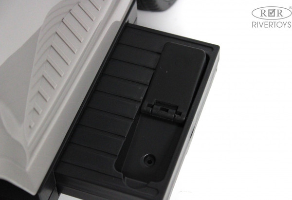 Изображение товара Детский автомобиль RiverToys Toyota Land Cruiser 300 / Z002ZZ-A (серый)