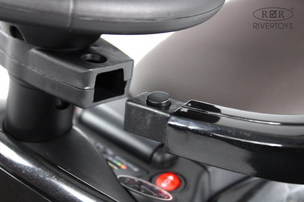 Изображение товара Детский автомобиль RiverToys Toyota Land Cruiser 300 / Z002ZZ-A (черный)