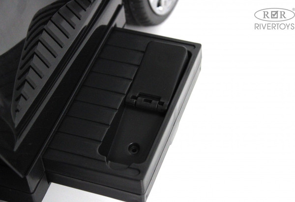 Изображение товара Детский автомобиль RiverToys Toyota Land Cruiser 300 / Z002ZZ-A (черный)