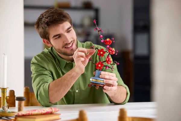 Изображение товара Конструктор Lego Botanical Collection Icons Цветение сливы 10369