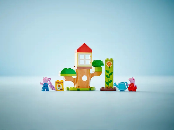 Изображение товара Конструктор Lego Duplo Свинка Пеппа Сад и домик на дереве 10431
