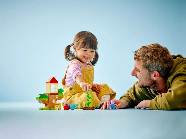 Изображение товара Конструктор Lego Duplo Свинка Пеппа Сад и домик на дереве 10431