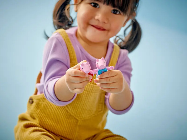 Изображение товара Конструктор Lego Duplo Свинка Пеппа Сад и домик на дереве 10431