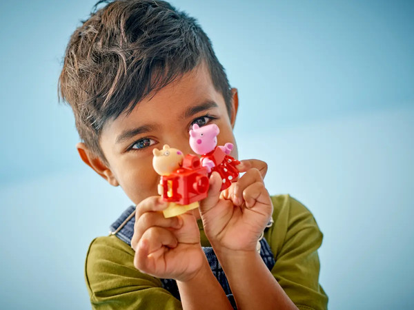 Изображение товара Конструктор Lego Duplo Свинка Пеппа Дом для празднования Дня рождения 10433