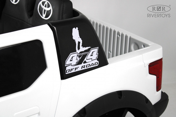 Изображение товара Детский автомобиль RiverToys G444GG (белый)