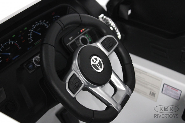 Изображение товара Детский автомобиль RiverToys G444GG (белый)