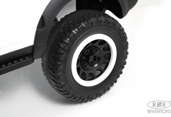 Изображение товара Детский автомобиль RiverToys G444GG (белый)