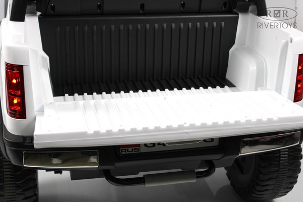 Изображение товара Детский автомобиль RiverToys G444GG (белый)