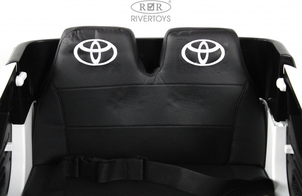 Изображение товара Детский автомобиль RiverToys G444GG (белый)