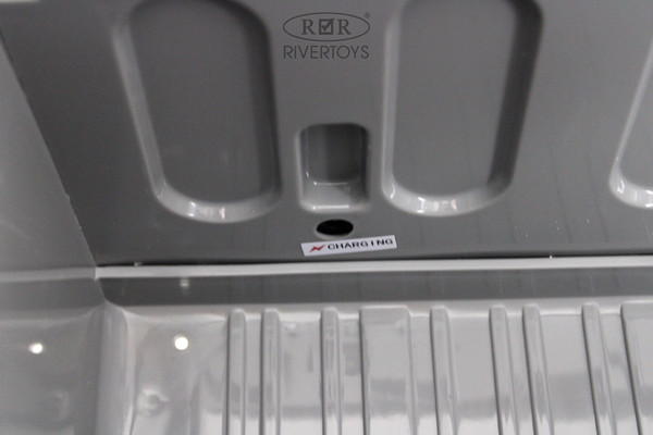 Изображение товара Детский автомобиль RiverToys G444GG (серый)