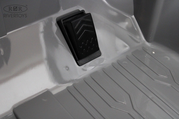 Изображение товара Детский автомобиль RiverToys G444GG (серый)